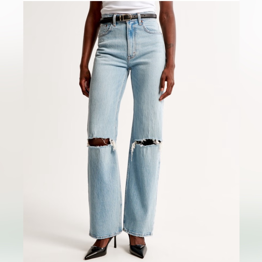 NWT Abercrombie high rise 90s relaxed jeans - medium destroy